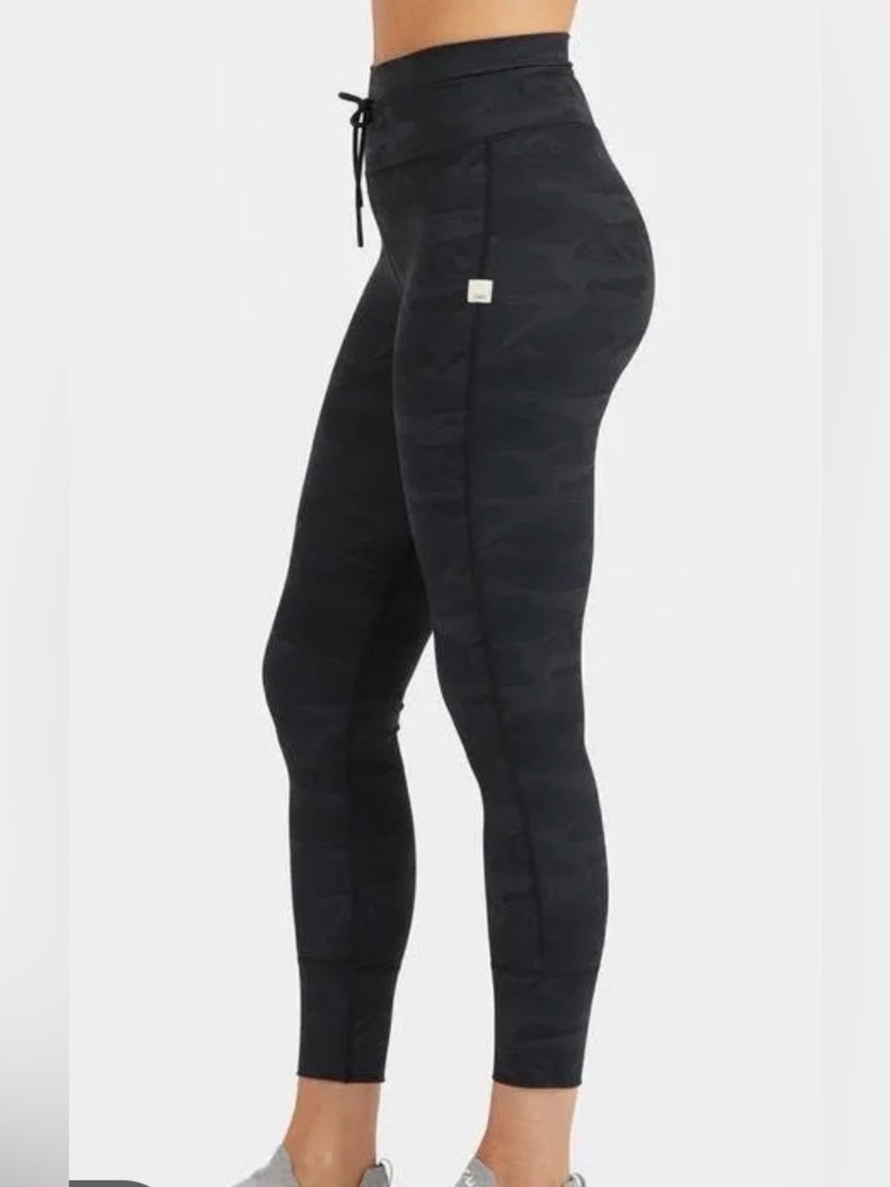 NWT Vuori Daily Leggings